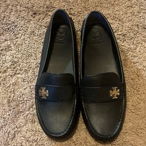 Kira driver black loafers